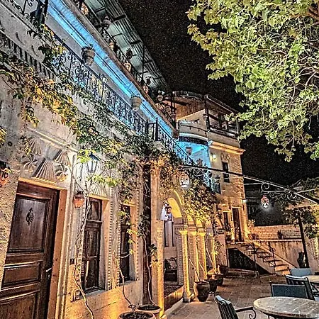 فندق House