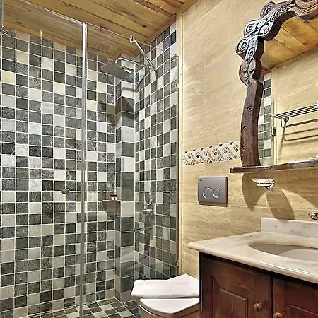 House 5*